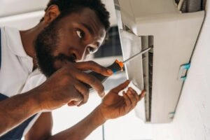 How To Keep Your AC Running Efficiently With Regular Maintenance 1 How to Keep Your AC Running Efficiently with Regular Maintenance